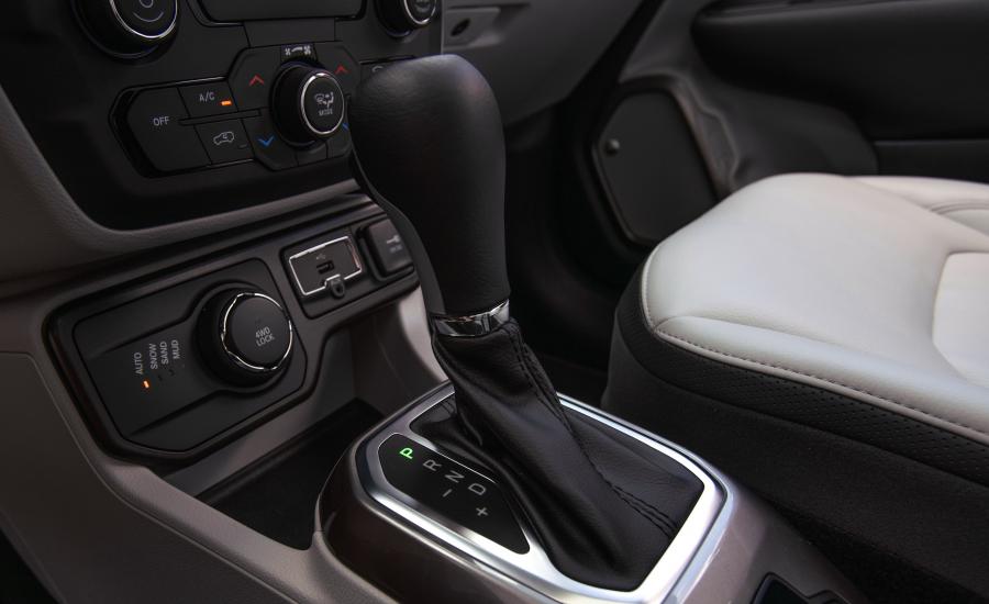 Детали интерьера Jeep Renegade Limited (BU) 2018 года  (NA) (фото 26 из 30)